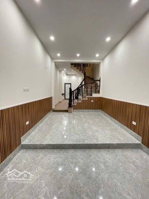 bán nhà phố nguyễn sơn-long biên-dt 43m2*5 tầng-phân lô-2 mặt tiền-gần phố-sổ vuông-an sinh đỉnh