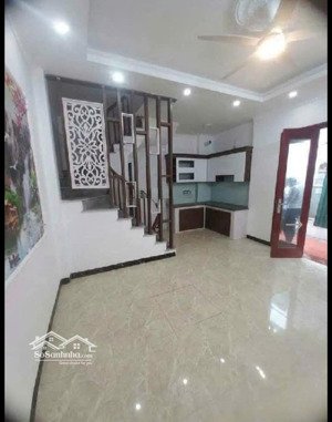 cả khu yên nghĩa không có căn nào giá chưa đến 4 tỷ. dt30m2 xây 4 tầng.