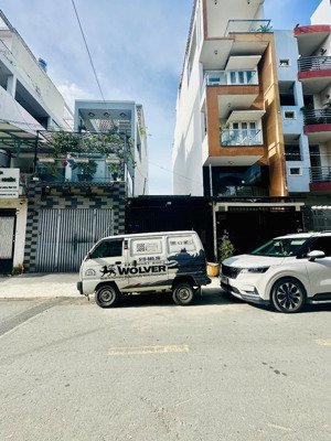 bán nhà mặt tiền ỷ lan, phường hiệp tân, quận tân phú. (dt: 4x22m cấp 4). giá: 9.8 tỷ