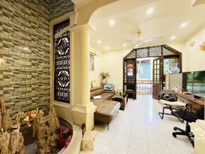 đẳng cấp ba đình -vỉa hè đá bóng-contanier qua nhà -ngõ thông - vĩnh phúc-phân lô -nở hậu-ô tô đậu