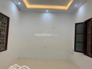 cho thuê nhà ngõ 71 nguyễn thị định 80m x5t ô tô đỗ cửa