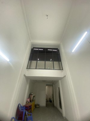 xuất cảnh cần bán gấp nhà mặt tiền lê đại hành p11 q11. dt 3,5x15m 6 tầng thang máy giá chỉ 18 tỷ