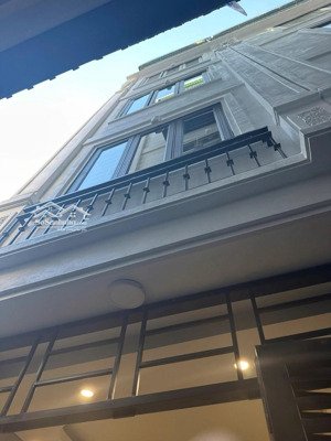 cụm 6 căn còn duy nhất 1 căn nhà mới 32.8m2 -5 tầng - mặt tiền 3.05m - ngõ thông - 5.93 tỷ