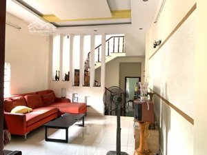 giá cực hot chỉ còn 2tỷ040 cho căn nhà 3 tầng tại đường nguyễn văn công,q.gv gần trường đh gia định