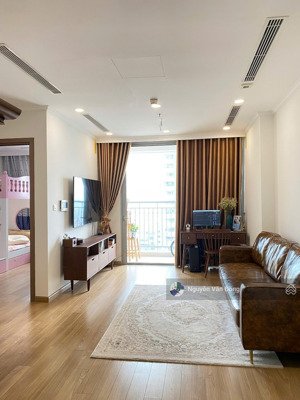 chính chủ cần tiền bán gấp căn hộ giá cực tốt dự án vin gardenia, đầy đủ nội thất đẹp, sổ đỏ sẵn