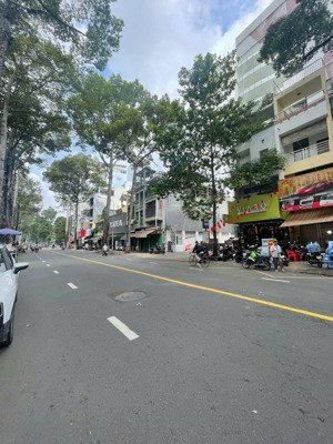 wow! nhà mặt tiền nguyễn chí thanh,q.10. dtcn 54,6m2 4 tầng giá chỉ 17 tỷ.