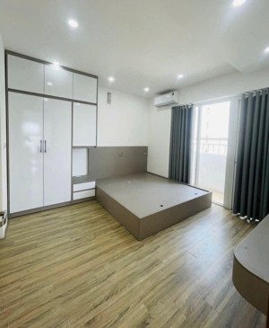 em cần bán căn 69m mipec kiến hưng.lh 