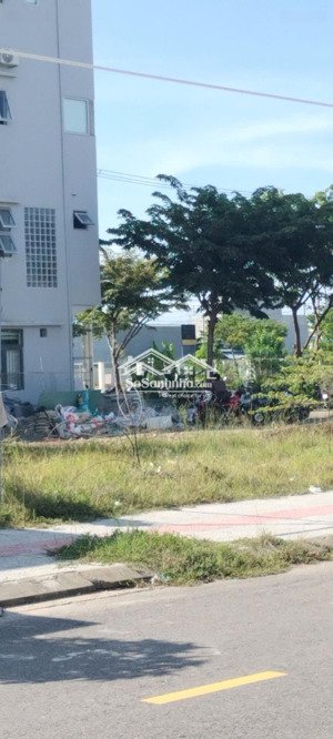 chính chủ bán lô góc 2 mặt tiền, dt 140,1 m2, bloc b2-55, hướng đông và nam thoáng mát