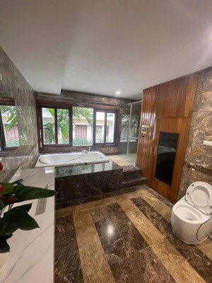 bán nhà mạc thái tổ phân lô vip 68m2 7 tầng thang máy ô tô tránh vỉa hè giá tốt