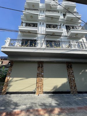 bán nhà đẹp 35m2 giá 4tỷ500 x 5 tầng sổ đỏ chuẩn không lỗi phong thủy, gần đại học đại nam chợ xốm