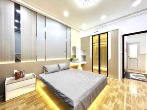 bán căn nhà đường 7m nguyễn phi khanh -q1. giá 5tỷ320 đang cho thuê 29tr. cách đinh tiên hoàng 300m