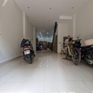 tôi cần bán căn nhà khu a yên nghĩa, ngay ql6.
nhà tôi là 50m, xây 5 tầng, tôi có để ô chờ thang m