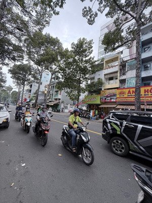 mặt tiền nguyễn chí thanh 4 tầng nhỉnh 17tỷ còn tl