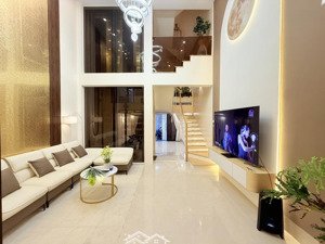 bán nhà mới 5lầu 4pn khép kín có phòng xông hơi- có thang máy 600kg