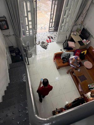 nhà 1 trệt 1 lầu, linh xuân, giá chỉ 3,5 tỷ.