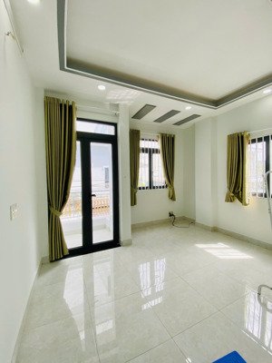 bán nhà đẹp 2 tầng lầu hxh ngủ trong nhà tại huỳnh tấn phát chỉ nhích 5 tỷ, 86m2, mặt tiền 5m shr