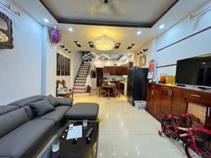 cần bán nhà hoàng mai 55m 4 tầng