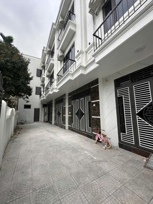 dưới 3 tỉ còn duy nhát căn này tại phượng đồng-nhà xây cực đẹp, chủ cần tiền nên bán gấp giá rẻ