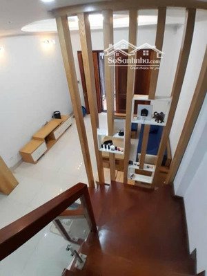 siêu phẩm lạc long quân_không quy hoạch_nhà đẹp_dân xây_gần phố_ô tô vào nhà_dt 60_5t _nhỉnh 15 tỷ