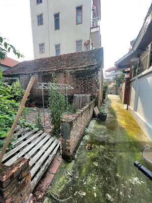 đất mặt ngõ ô tô vào đất gần trục chính đức thượng , ql32 , hơn 1km ra ngã tư trạm trôi , không lỗi