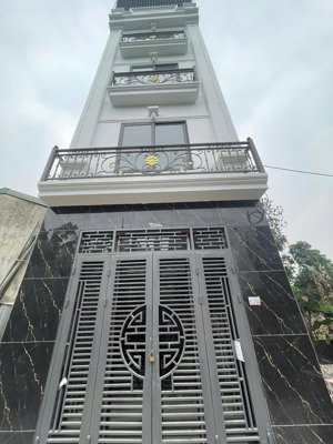 nhà dân xây 5 tầng full nội thất-3 mặt thoáng-ô tô vào-ngõ thông duy nhất tại dương nội-hơn 5tỷ xíu