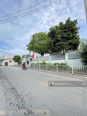 đất mặt tiền kinh doanh - 1700m2 - đường rộng 12m - gần chợ thủ đức - 39 tỷ 9 tl