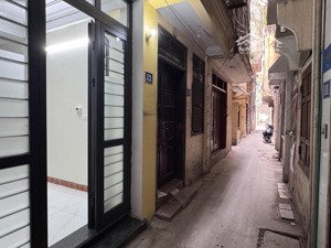 chủ cần bán nhà đường nghuyễn trãi ,hà đông giá 5,25tỷ( giá cữ 7,8tỷ)