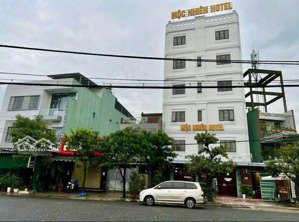 hot...hot...hot chính chủ chào bán đất mặt tiền đường 10,5m phạm văn ngôn siêu rẻ chỉ 5,79 tỷ.