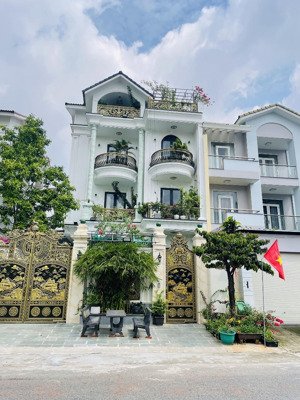 biệt thự sang trọng mt đặng thuỳ trâm p13 bình thạnh, 10x20m. hầm 4 tầng + thang máy. giá 30 tỷ