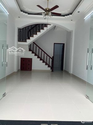 bán nhà 2 mặt tiền trường chinh dt: 4x18, 2 lầu, p14, tân bình