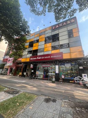 bán nhà góc 2 mặt tiền tân hương. dt 144m2 (9 x 16m), 2 tầng, hđt 65tr/th. giá 37 tỷ tl - tin thật