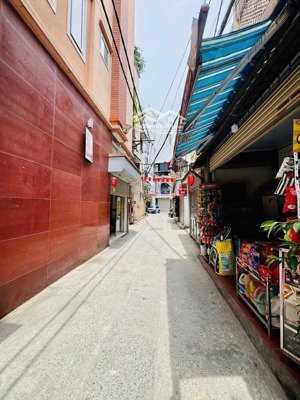 anh chị muốn đầu tư? em có mảnh đất 105m2 - 11m mặt tiền, khu phân lô kim ngưu, 2 oto tránh !