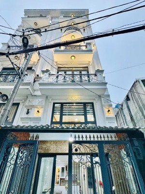 nhà mới 5 lầu nguyên hồng p1 gv thang máy 9.7 tỷ tl dt 4.6x12m