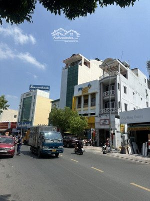 mtkd gò dầu, qtân phú. 5 tầng.dts: 1000m2. có 20pn. hđt: 180 triệu/tháng
có thể cải tạo chdv 100 pn