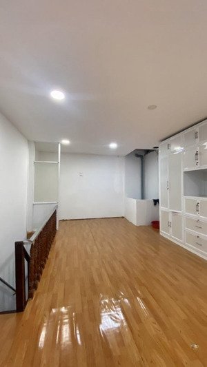 siêu phẩm nhà mặt tiền q3 - gần tòa nhà viettel - đường trước nhà 8m - vị trí hiếm bán