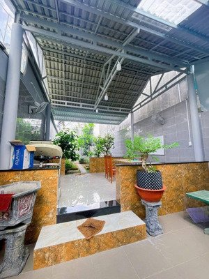 bán lô đất shr hiện đang là nhà vườn ngay trung tâm thị trấn hóc môn ra song hành ql22 chỉ 150m