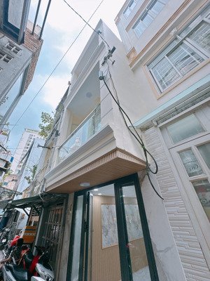 bán nhà đẹp 3 tấm mới keng ngay cầu calmet giá 4 tỉ 750 khu xịn sò sổ riêng giáp q1 cách 100m