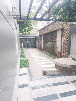 biệt thự siêu vip_vườn đào nhật tân_260m 6 tầng_thang máy_2 mặt đường_giá 138 tỷ