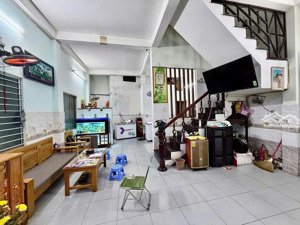 chính chủ cần bán nhà 2 tầng mặt tiền hải phòng kẹp cống thoáng