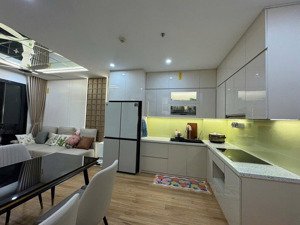 cho thuê cc vinhomes smart city, 2n2w+ 64m2, 13 triệu có giảm , full đồ đẹp giá ưu đãi chỉ với