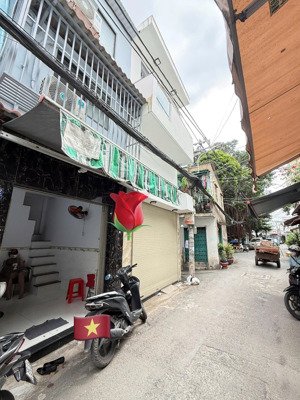 nhà hẻm 4,5m ni sư huỳnh liên - kết cấu hợp lí - tiện ích đầy đủ - giá trị sinh lời tốt - 2,2 tỷ