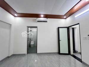nguyễn văn cừ 2 phòng ngủ gần ô tô tránh có 3 tỷ một tí ngõ thông hoàng minh đạo