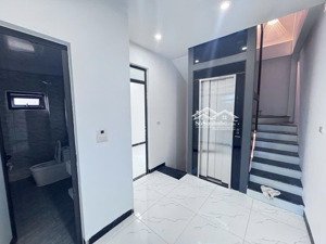 43m phú lãm hà đông _nhà đẹp thang máy vù vù _oto đỗ cửa ngày đêm_ gần chợ_trường _khu vực đông dân
