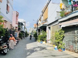 dãy trọ linh chiểu dt đẹp 200m2 (9.2 x 22m) sẵn thu nhập ổn định, đường oto thông chỉ 15 tỷ