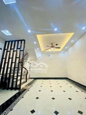 ngõ chợ khâm thiên- lô góc - ngõ nông - gần phố