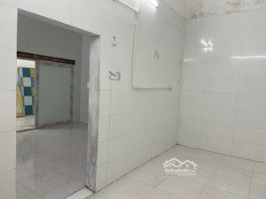 chothuê nhà:90m2x2,5tầng,ởkdoanh,làmkho,thợxâyở 20người,ngãtưbạchmai,lêthanhnghị,haibàtrưng:14tr/th