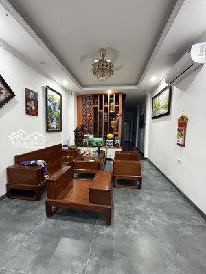 bán gấp nhà pháo đài láng đống đa 42m 5 tầng lô góc, ôtô đỗ, cách phố 1 nhà giá loanh quanh 10 tỷ.