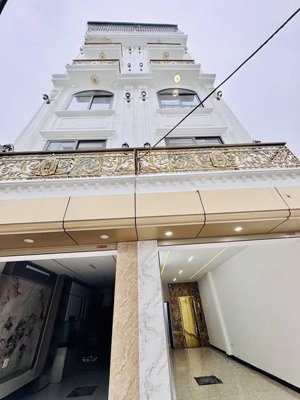 bán nhà bát khối , 6 tầng, thang máy. ô tô đỗ cửa, 6, 9 tỷ