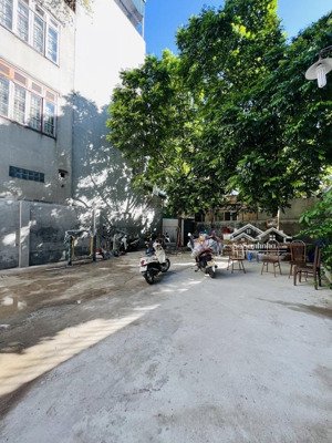 cần bán nhà chiến thắng,diện tích 20m2,5 tầng,mặt tiền 3,1 m ,giá 6,55 tỷ