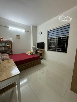 bán căn 2 phòng ngủ chung cư linh đàm, diện tích 70m2 sđcc đầy đủ nội thất giá 4,x tỷ